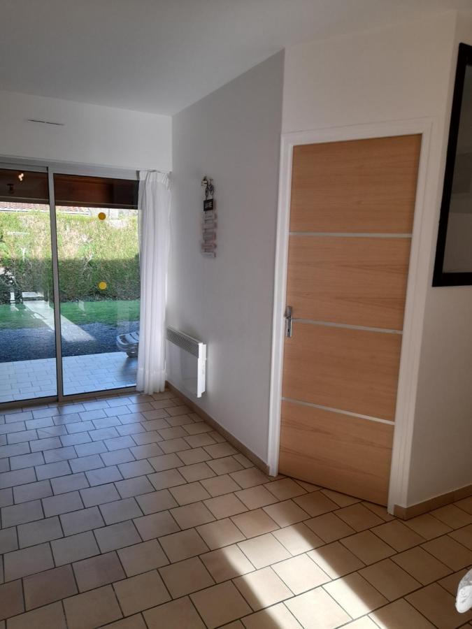 Les Albizias 5 Apartment อูเชนี-เลส์-แบงส์ ภายนอก รูปภาพ