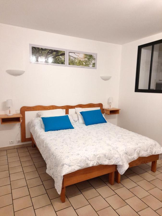 Les Albizias 5 Apartment อูเชนี-เลส์-แบงส์ ภายนอก รูปภาพ