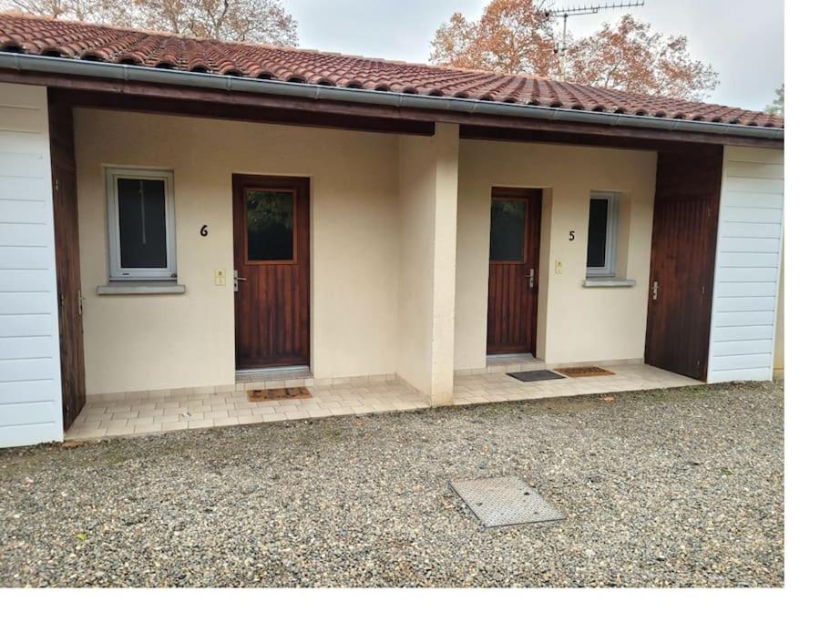 Les Albizias 5 Apartment อูเชนี-เลส์-แบงส์ ภายนอก รูปภาพ
