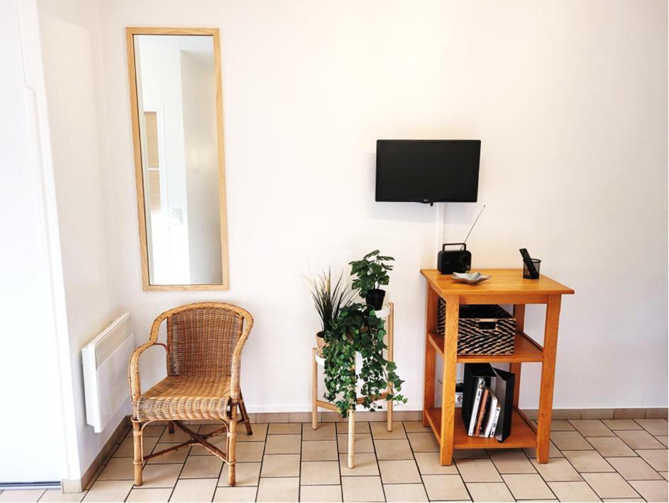 Les Albizias 5 Apartment อูเชนี-เลส์-แบงส์ ภายนอก รูปภาพ