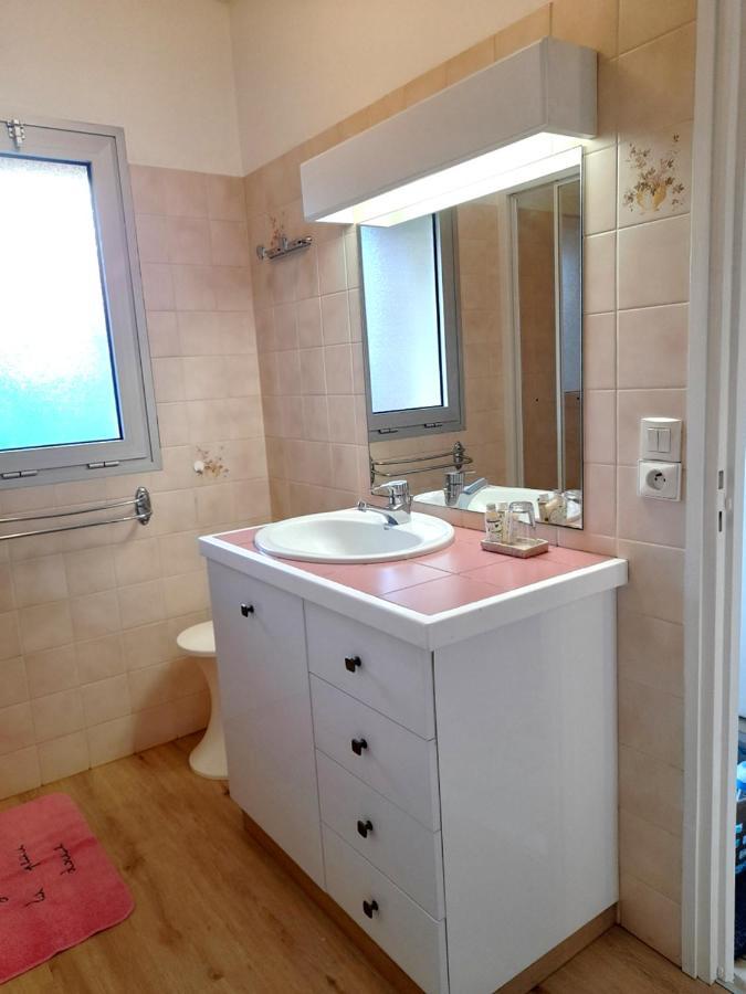 Les Albizias 5 Apartment อูเชนี-เลส์-แบงส์ ภายนอก รูปภาพ